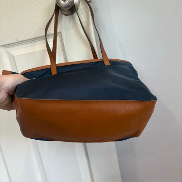 Michael Kors Navy Signature Logo Lining Kempton Nylon Tote - Picture 5 of 8